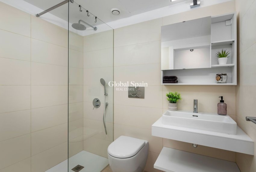 Wederverkoop - PENTHOUSE -
LOS BALCONES - LOS ALTOS - Costa Blanca