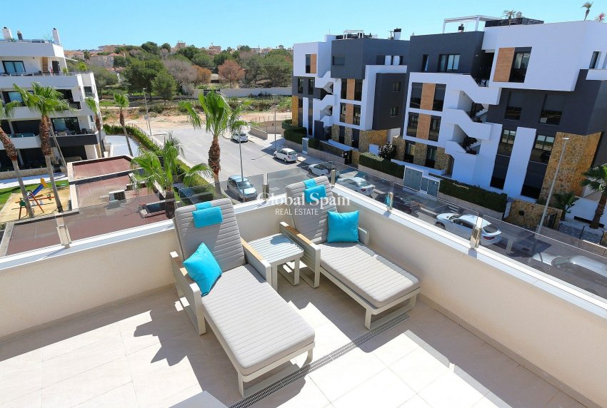 Wederverkoop - PENTHOUSE -
LOS BALCONES - LOS ALTOS