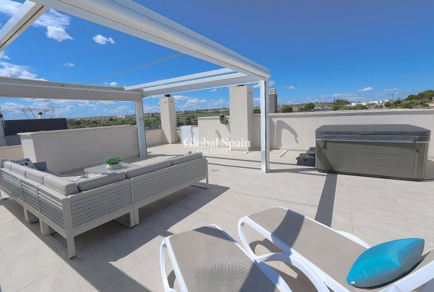 Wederverkoop - PENTHOUSE -
LOS BALCONES - LOS ALTOS