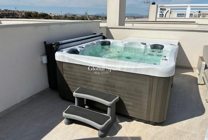 Wederverkoop - PENTHOUSE -
LOS BALCONES - LOS ALTOS