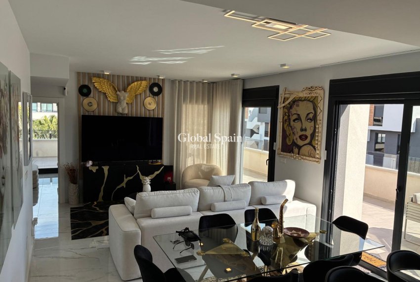 Wederverkoop - PENTHOUSE -
LOS BALCONES - LOS ALTOS