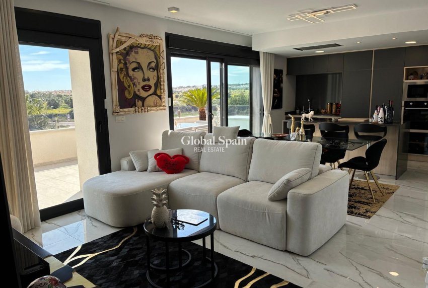 Wederverkoop - PENTHOUSE -
LOS BALCONES - LOS ALTOS