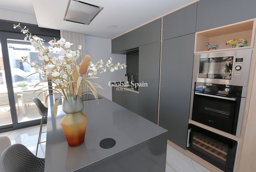 Wederverkoop - PENTHOUSE -
LOS BALCONES - LOS ALTOS