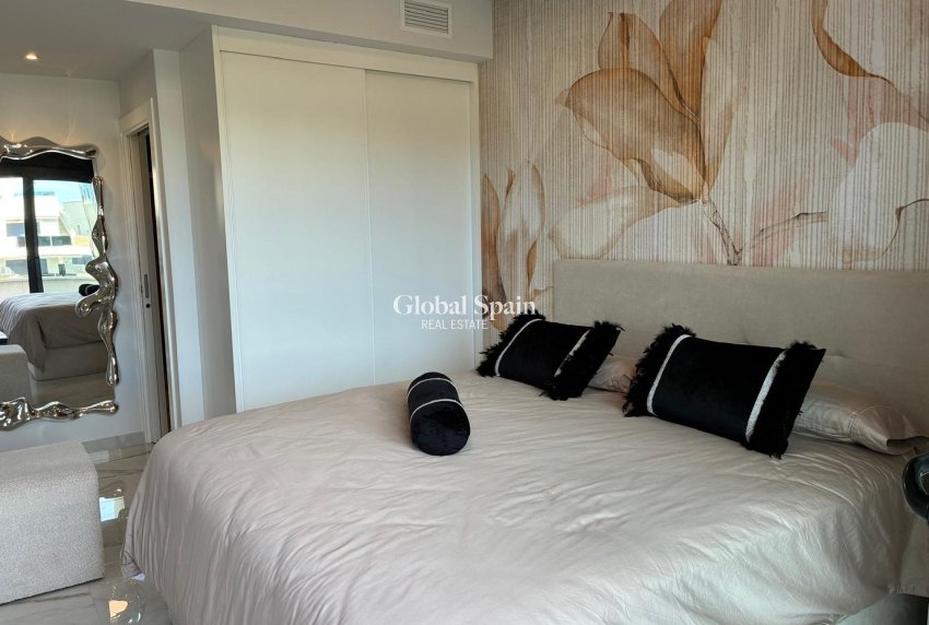 Wederverkoop - PENTHOUSE -
LOS BALCONES - LOS ALTOS