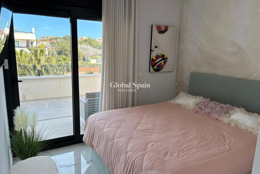 Wederverkoop - PENTHOUSE -
LOS BALCONES - LOS ALTOS