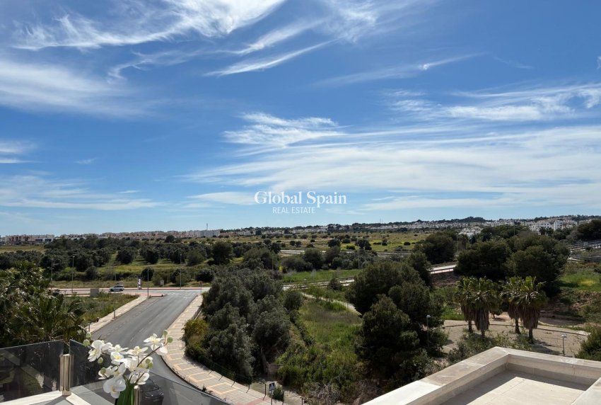 Wederverkoop - PENTHOUSE -
LOS BALCONES - LOS ALTOS