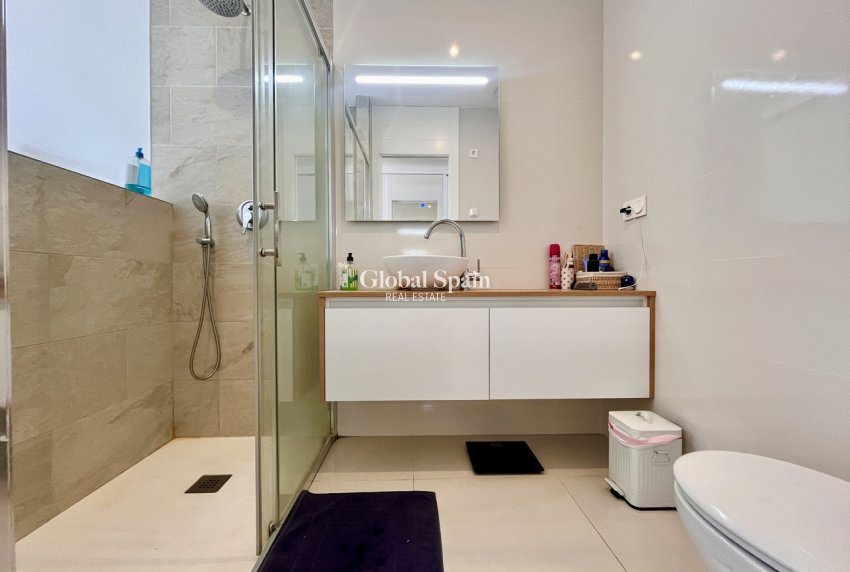 Wederverkoop - PENTHOUSE -
LOS DOLSES - Inland