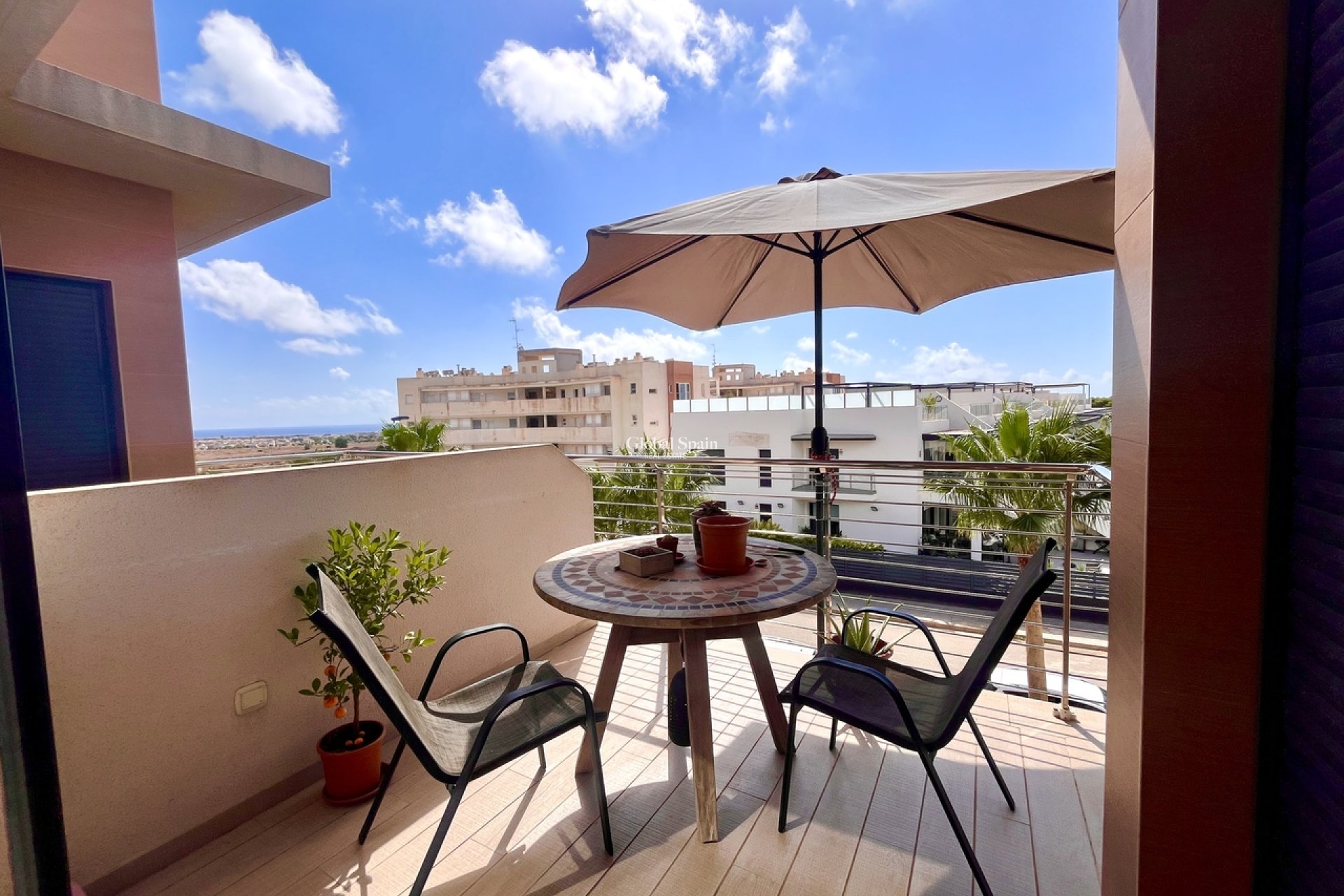 Wederverkoop - PENTHOUSE -
LOS DOLSES - Inland