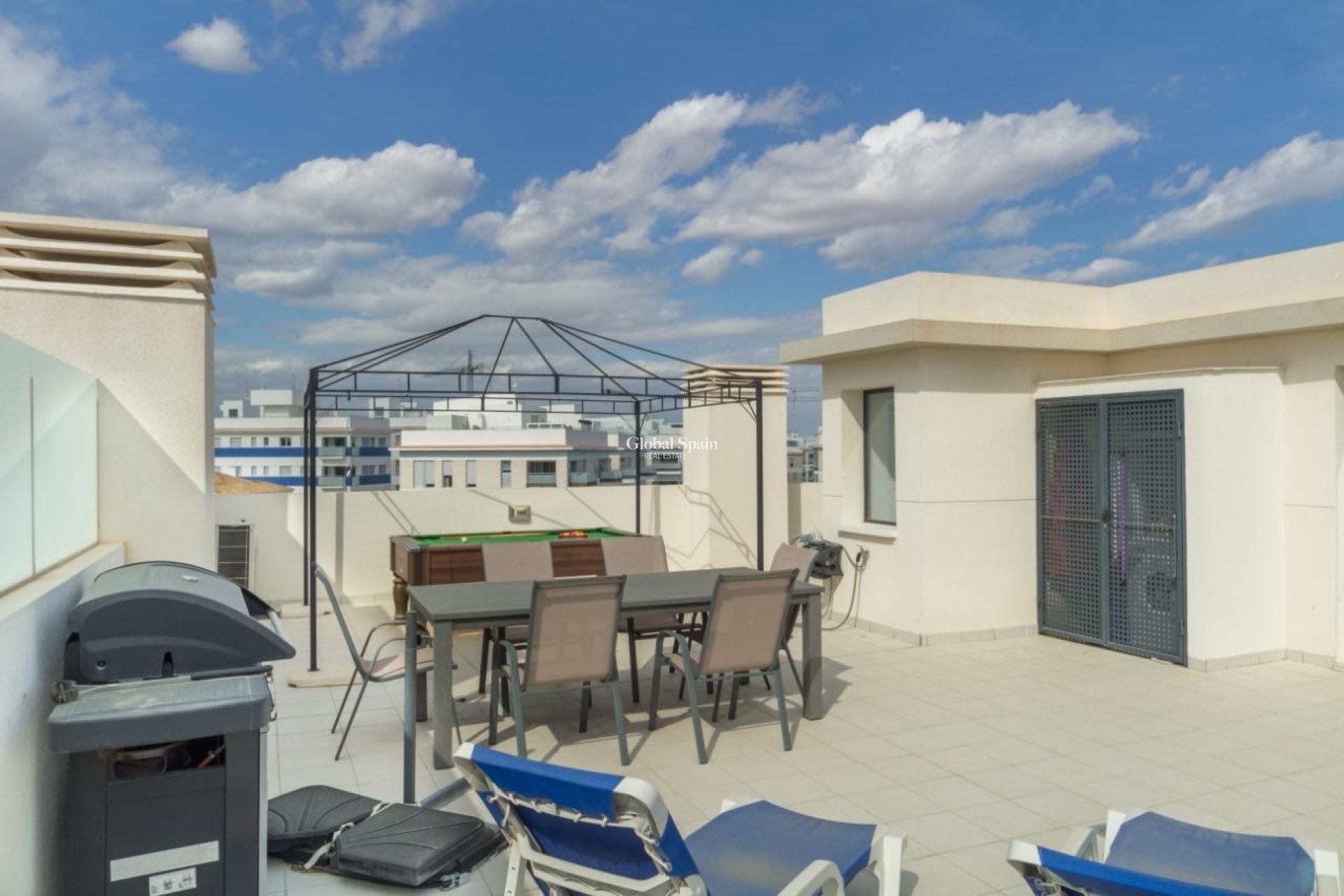 Wederverkoop - PENTHOUSE -
LOS DOLSES - Inland
