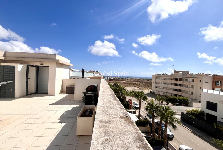 Wederverkoop - PENTHOUSE -
LOS DOLSES - Inland