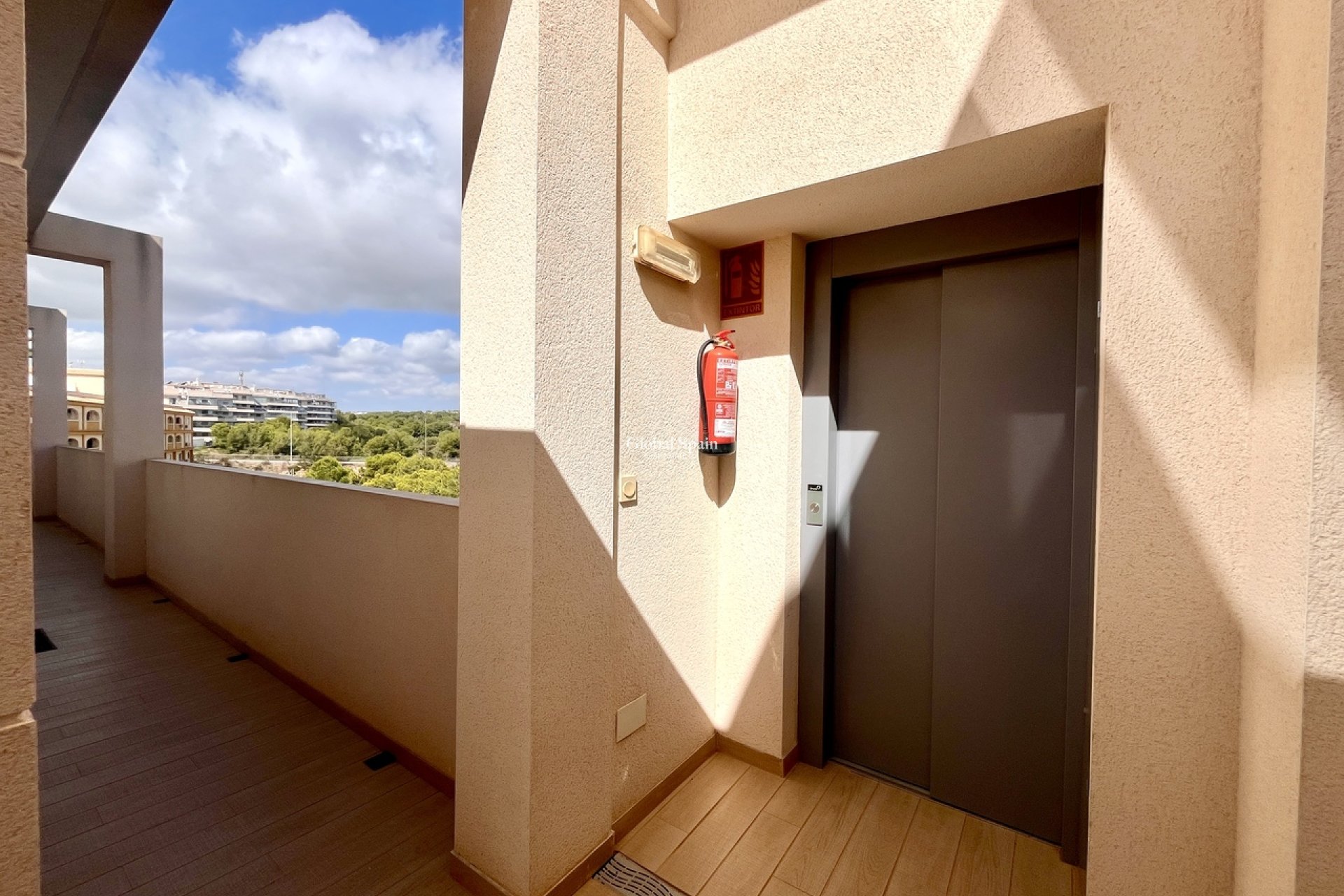 Wederverkoop - PENTHOUSE -
LOS DOLSES - Inland