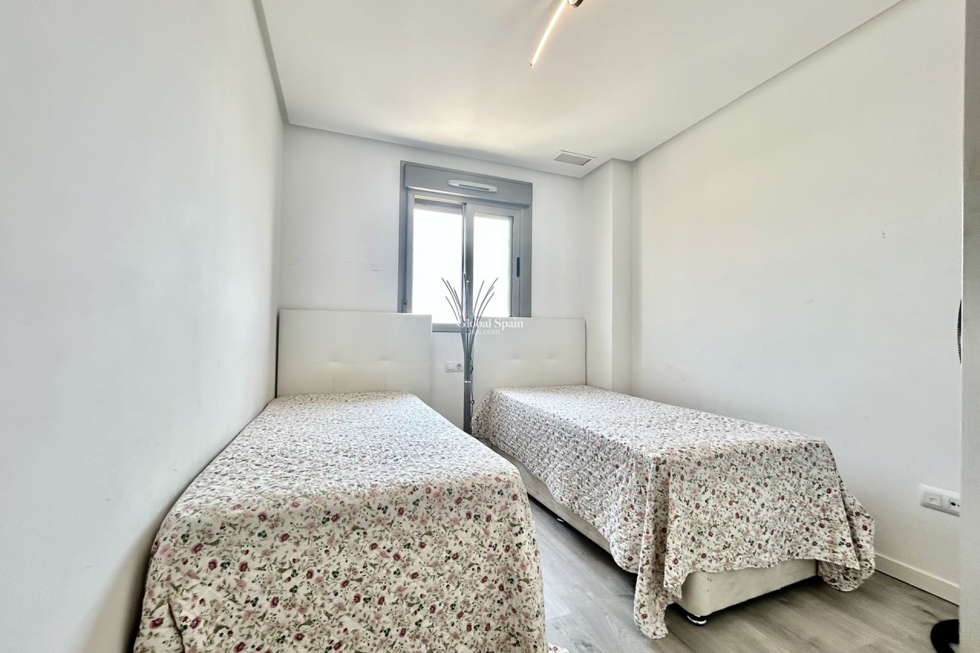 Wederverkoop - PENTHOUSE -
LOS DOLSES - Inland