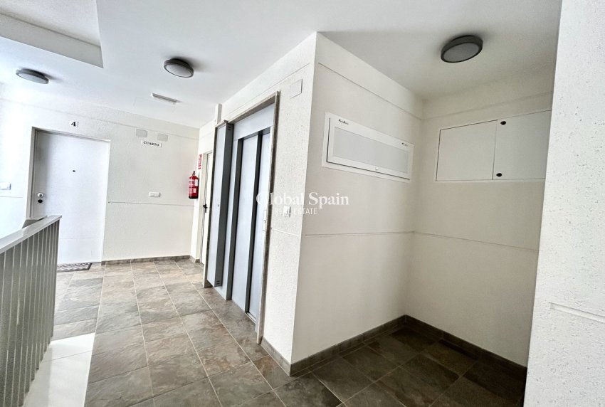 Wederverkoop - PENTHOUSE -
LOS DOLSES - Inland