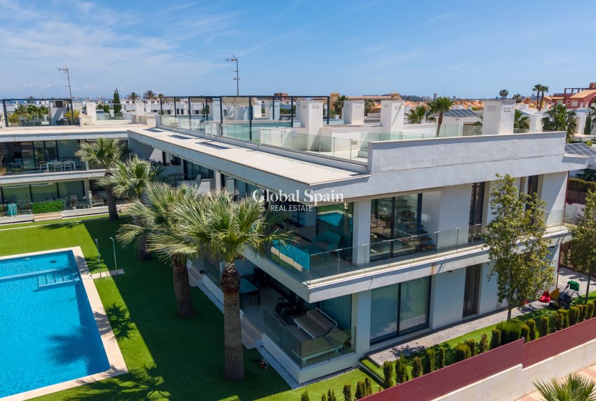 Wederverkoop - PENTHOUSE -
MAR DE CRISTAL - Costa Calida