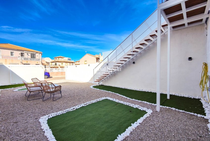 Wederverkoop - PENTHOUSE -
ORIHUELA COSTA - Costa Blanca