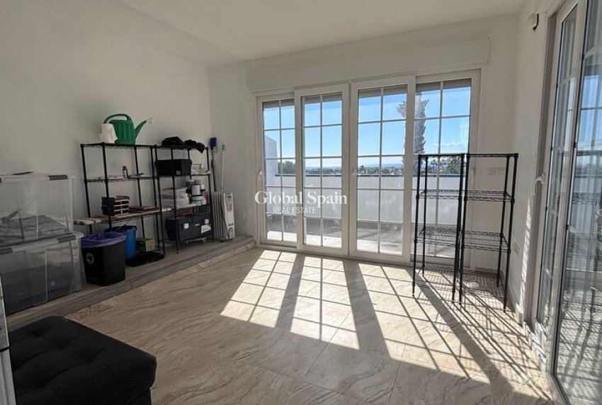 Wederverkoop - PENTHOUSE -
ORIHUELA COSTA - Costa Blanca