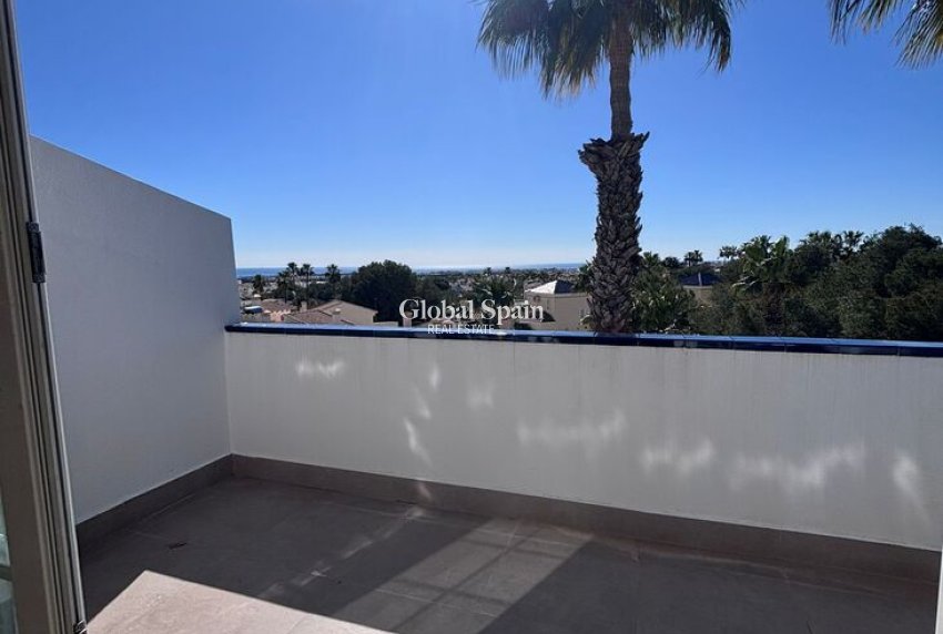 Wederverkoop - PENTHOUSE -
ORIHUELA COSTA - Costa Blanca