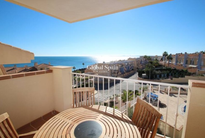 Wederverkoop - PENTHOUSE -
ORIHUELA COSTA - Costa Blanca
