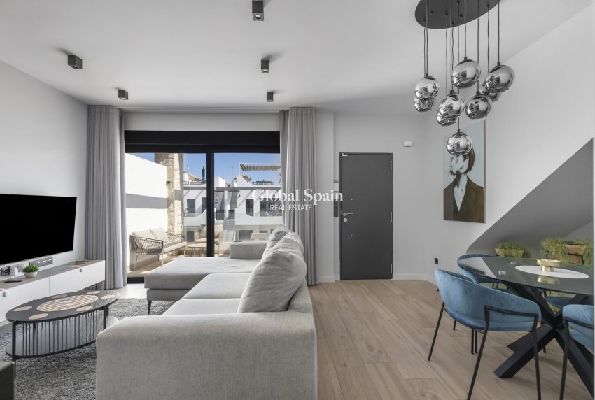 Wederverkoop - PENTHOUSE -
ORIHUELA COSTA - Costa Blanca