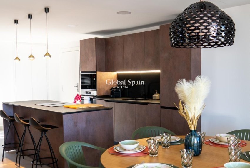 Wederverkoop - PENTHOUSE -
ORIHUELA COSTA - La Regia