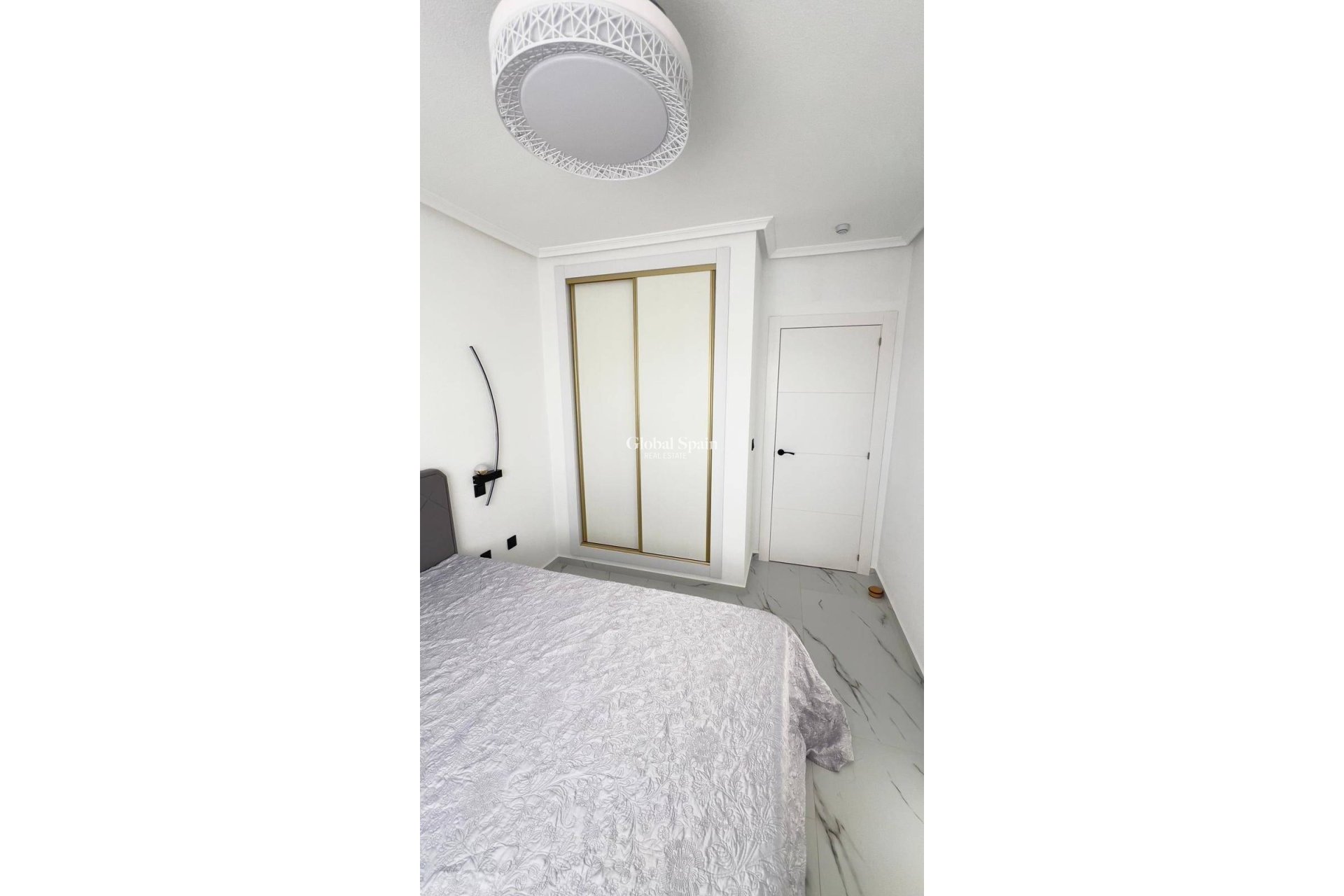 Wederverkoop - PENTHOUSE -
ORIHUELA COSTA - La Zenia