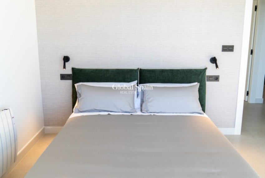 Wederverkoop - PENTHOUSE -
ORIHUELA COSTA - La Zenia