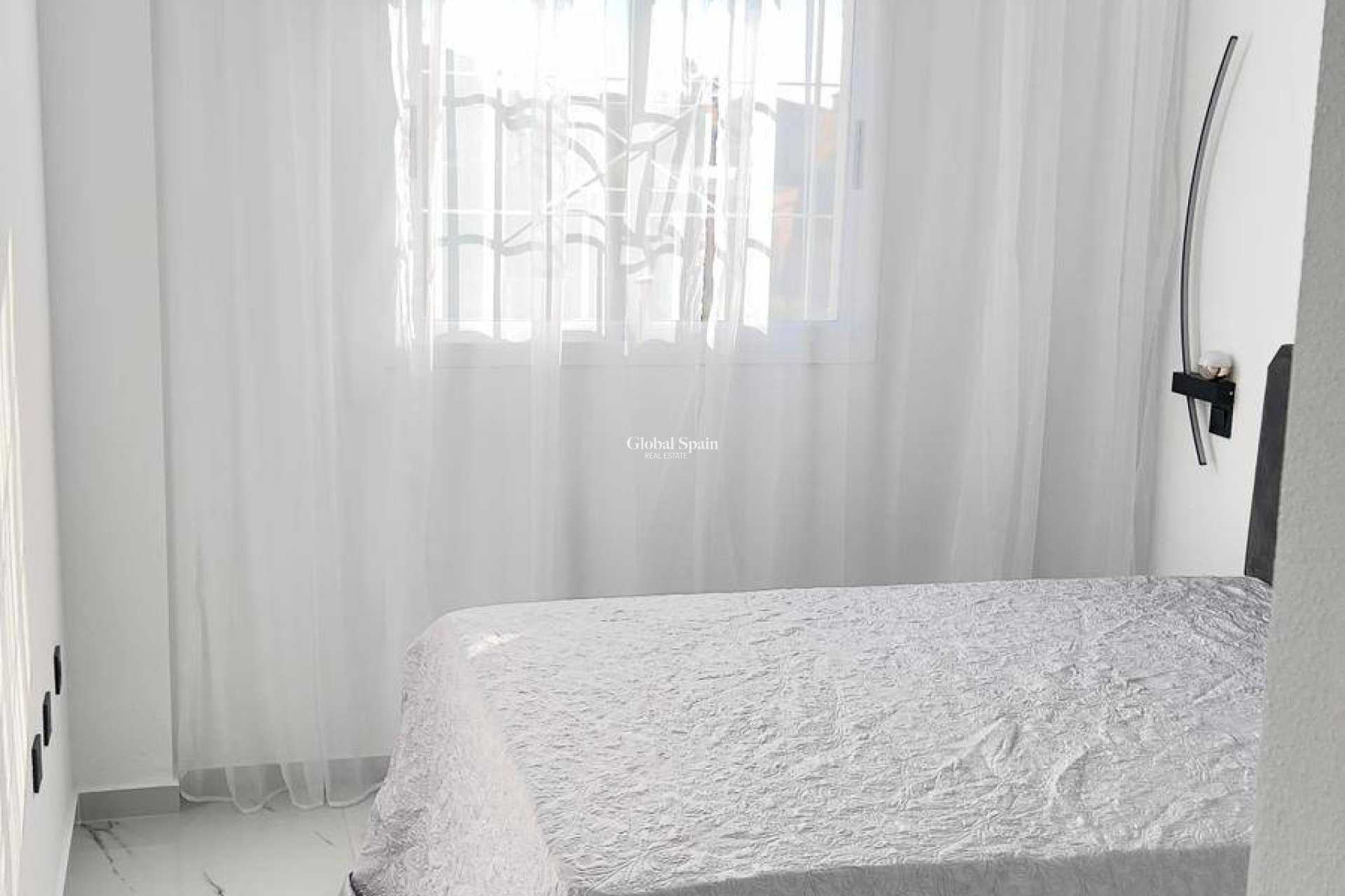 Wederverkoop - PENTHOUSE -
ORIHUELA COSTA - La Zenia