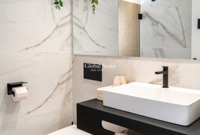 Wederverkoop - PENTHOUSE -
ORIHUELA COSTA - La Zenia