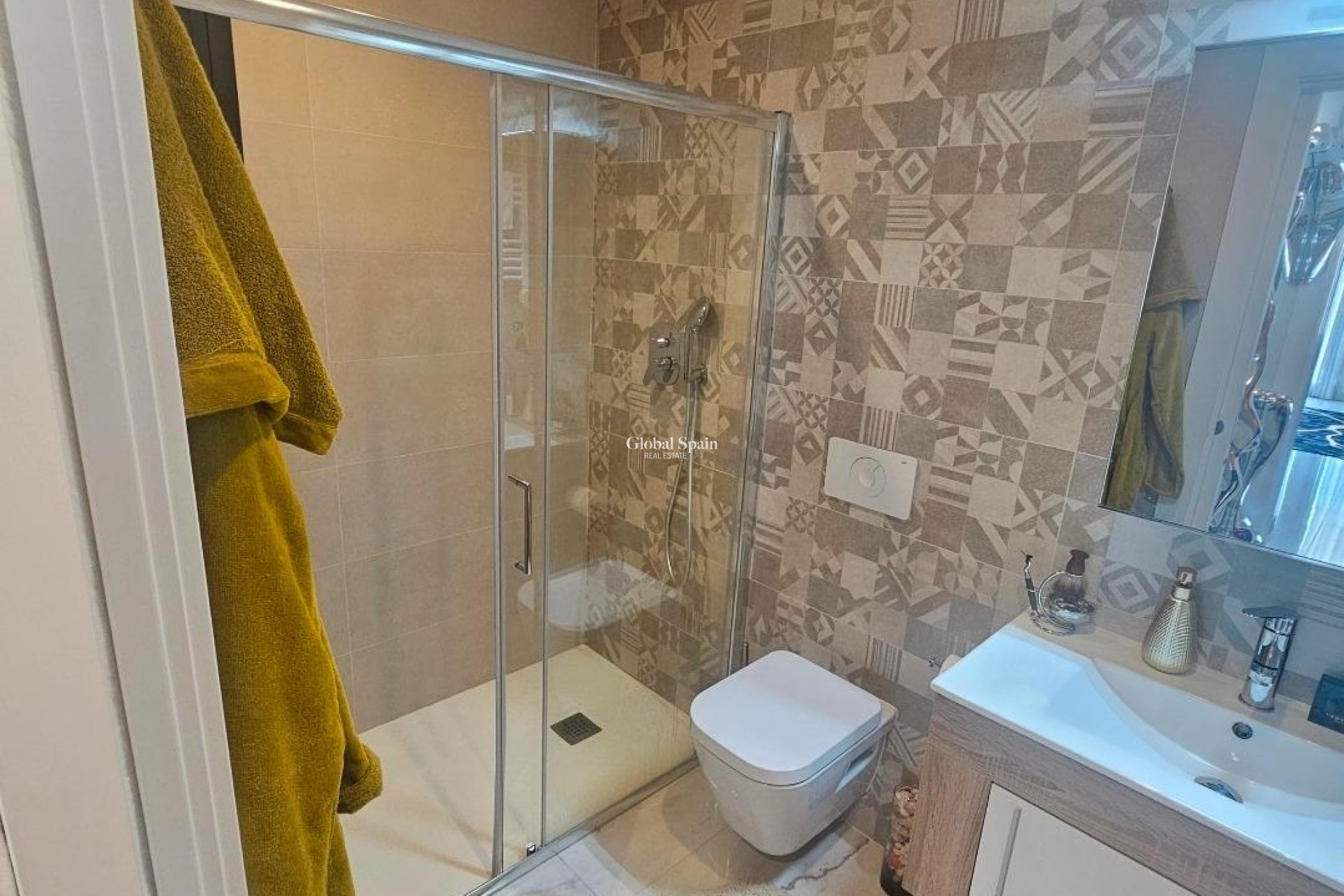 Wederverkoop - PENTHOUSE -
ORIHUELA COSTA - Los Almendros-la Florida