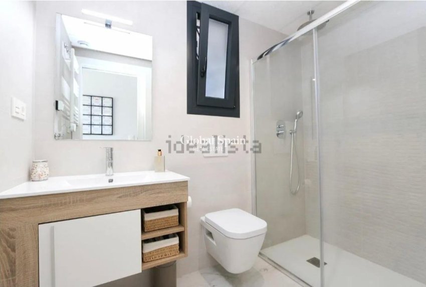 Wederverkoop - PENTHOUSE -
ORIHUELA COSTA - Los Almendros-la Florida