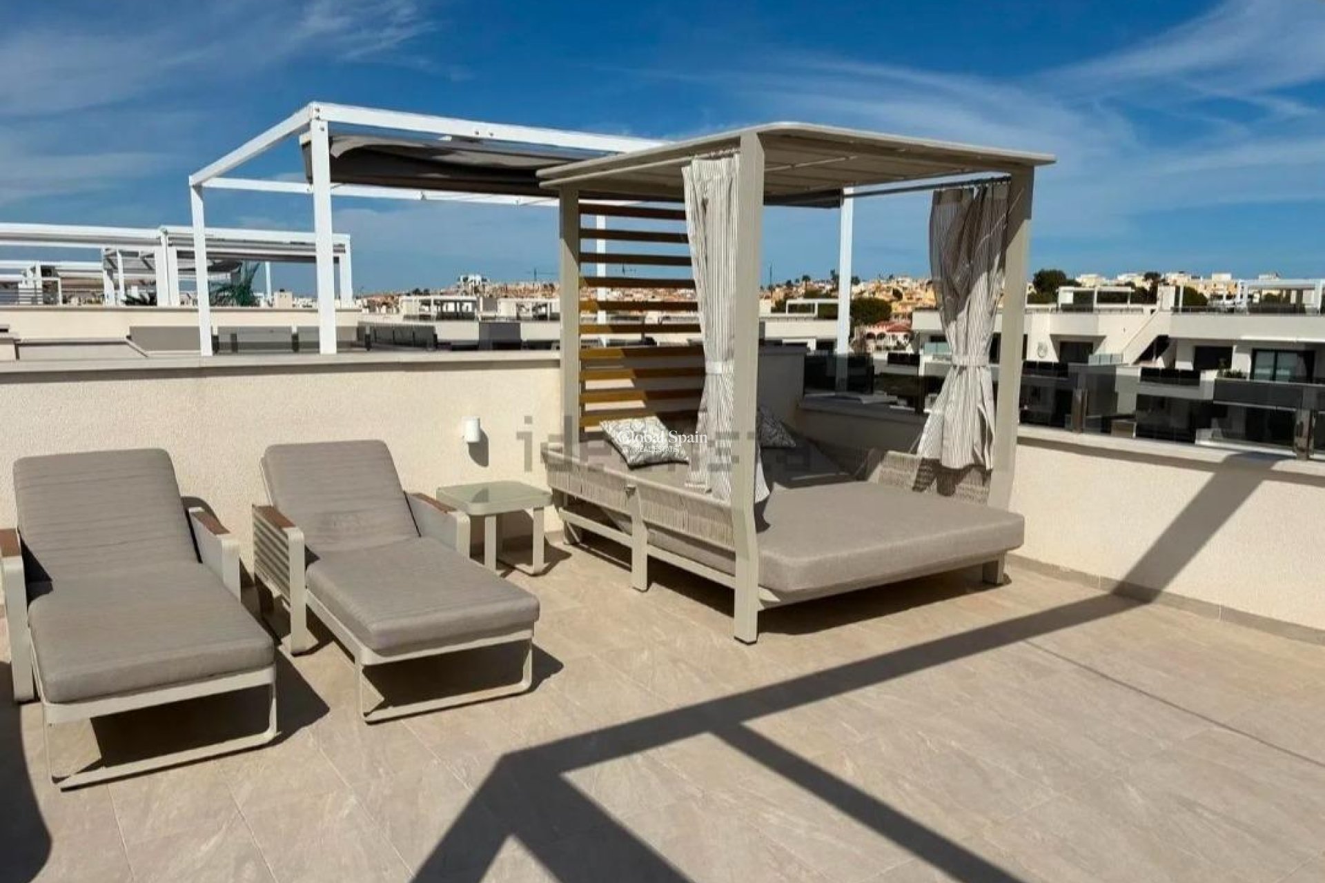 Wederverkoop - PENTHOUSE -
ORIHUELA COSTA - Los Almendros-la Florida