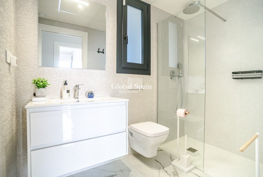Wederverkoop - PENTHOUSE -
ORIHUELA COSTA - Los Altos
