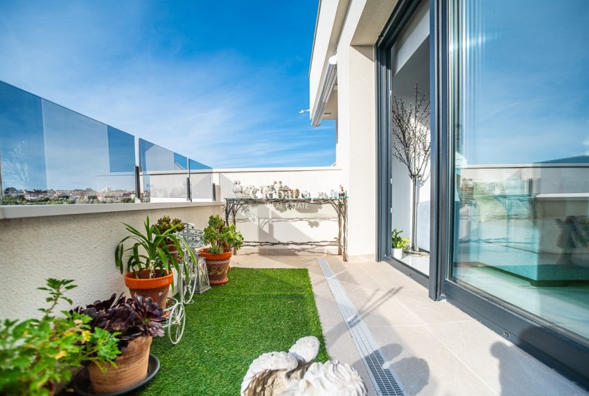 Wederverkoop - PENTHOUSE -
ORIHUELA COSTA - Los Altos