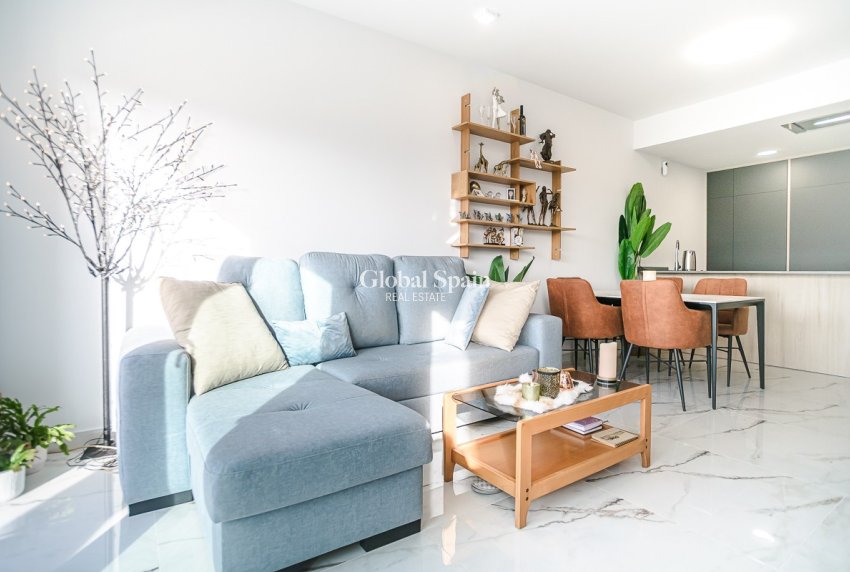 Wederverkoop - PENTHOUSE -
ORIHUELA COSTA - Los Altos