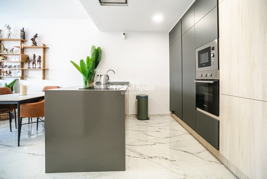 Wederverkoop - PENTHOUSE -
ORIHUELA COSTA - Los Altos