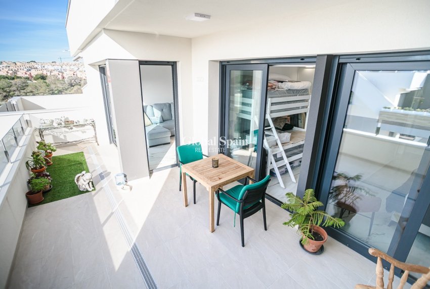 Wederverkoop - PENTHOUSE -
ORIHUELA COSTA - Los Altos