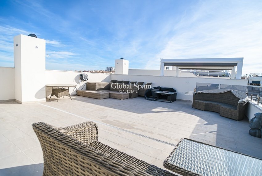 Wederverkoop - PENTHOUSE -
ORIHUELA COSTA - Los Altos