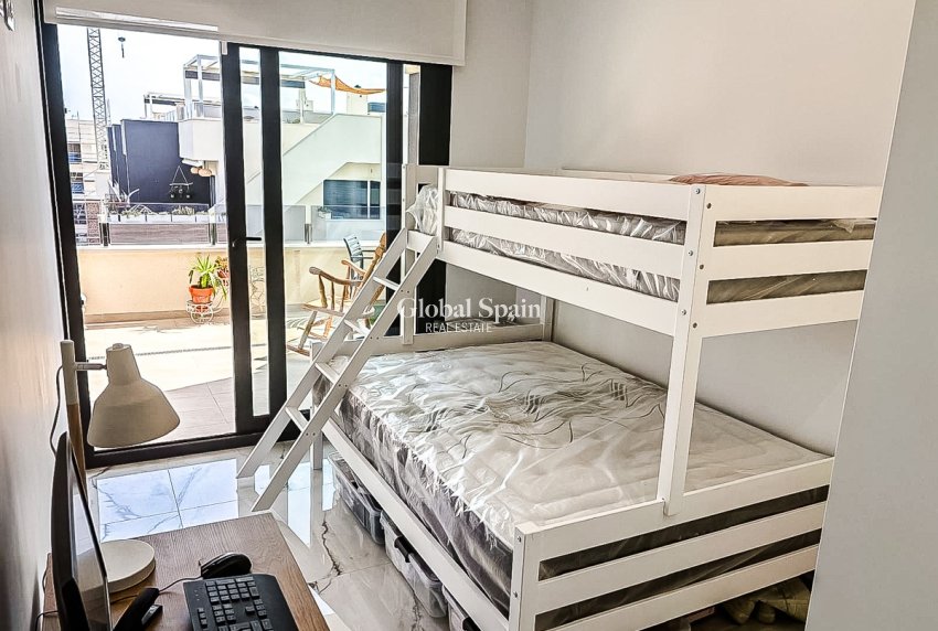 Wederverkoop - PENTHOUSE -
ORIHUELA COSTA - Los Altos