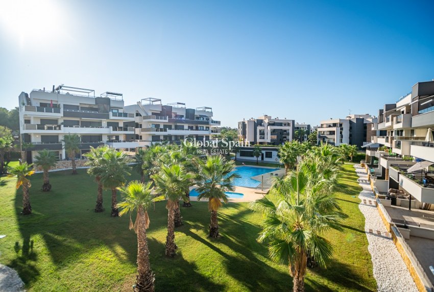 Wederverkoop - PENTHOUSE -
ORIHUELA COSTA - Los Altos
