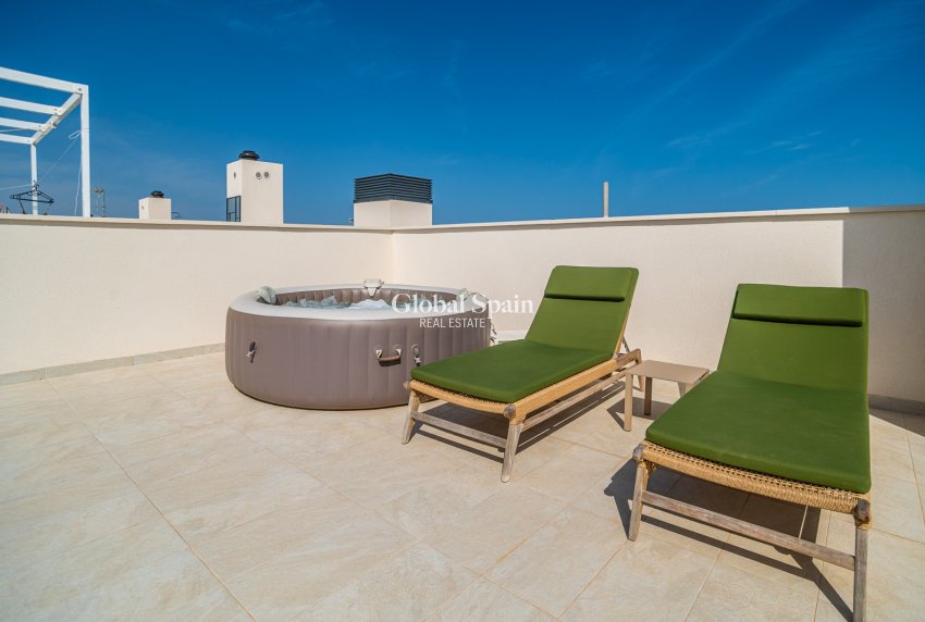 Wederverkoop - PENTHOUSE -
ORIHUELA COSTA - Los Altos