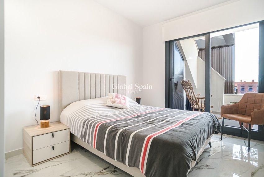 Wederverkoop - PENTHOUSE -
ORIHUELA COSTA - Orihuela Costa