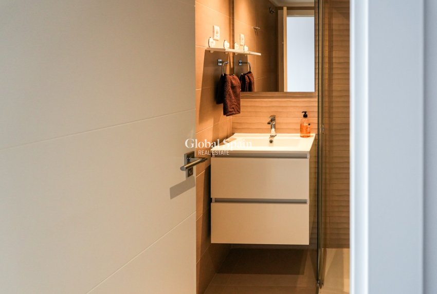 Wederverkoop - PENTHOUSE -
ORIHUELA COSTA - Punta Prima