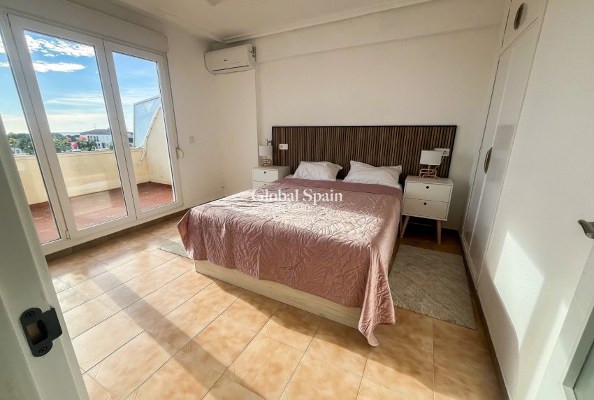 Wederverkoop - PENTHOUSE -
ORIHUELA COSTA - Punta Prima