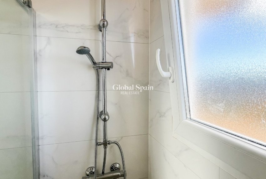 Wederverkoop - PENTHOUSE -
ORIHUELA COSTA - Punta Prima