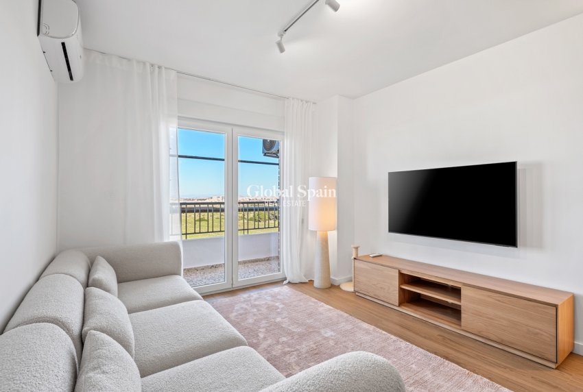 Wederverkoop - PENTHOUSE -
ORIHUELA COSTA - Punta Prima