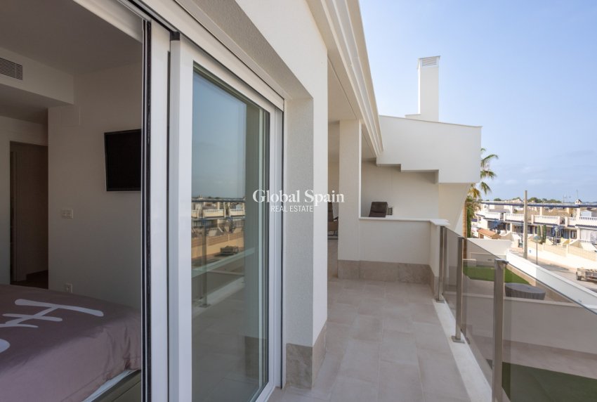 Wederverkoop - PENTHOUSE -
ORIHUELA COSTA - VILLAMARTÍN