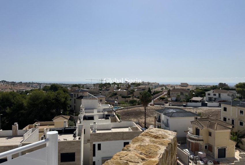 Wederverkoop - PENTHOUSE -
ORIHUELA COSTA - VILLAMARTÍN