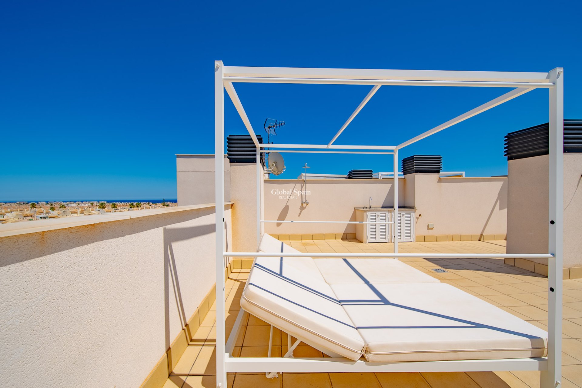 Wederverkoop - PENTHOUSE -
ORIHUELA COSTA - VILLAMARTÍN