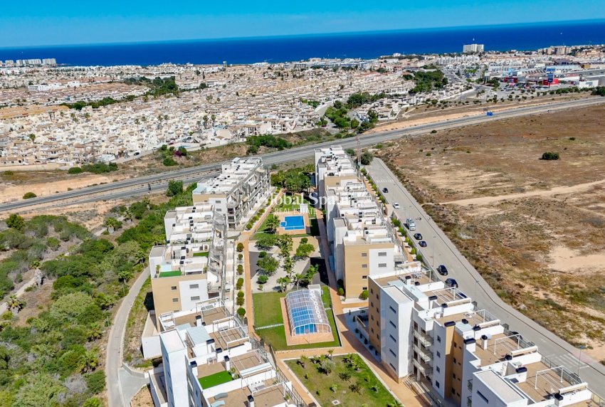 Wederverkoop - PENTHOUSE -
ORIHUELA COSTA - VILLAMARTÍN