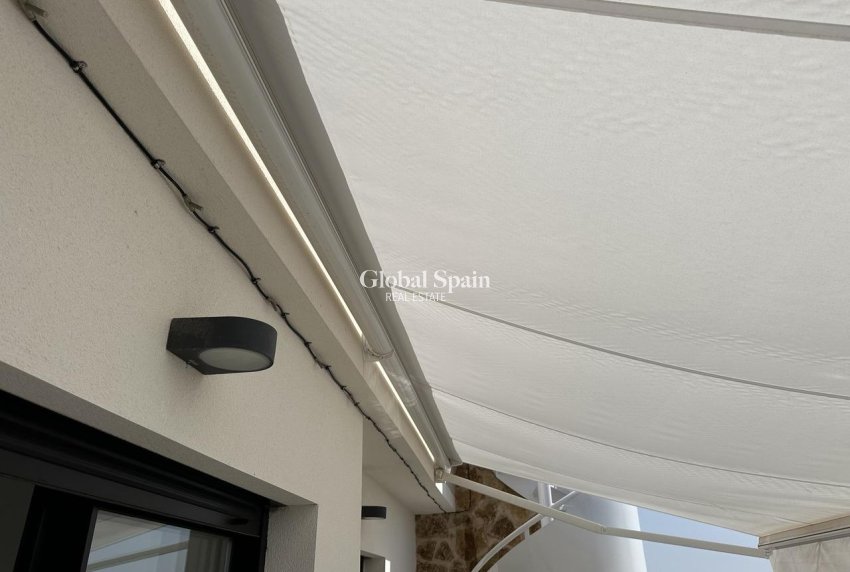 Wederverkoop - PENTHOUSE -
ORIHUELA COSTA - VILLAMARTÍN